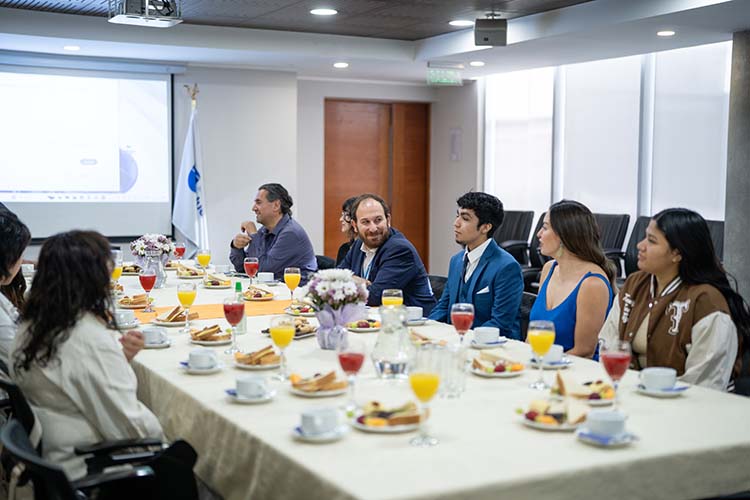 Reconocimiento a estudiantes PAES del CEBEH