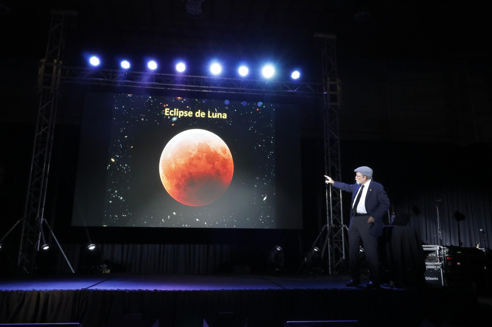 Charla Profesor José Maza