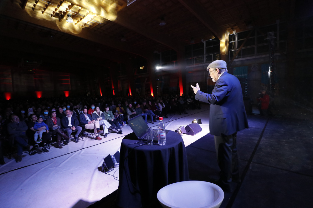 Charla Profesor José Maza